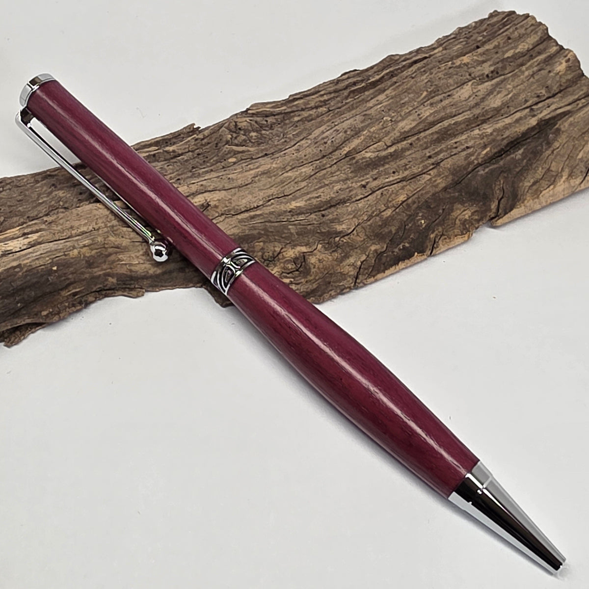 Stylo bille artisanal en bois d’Amarante