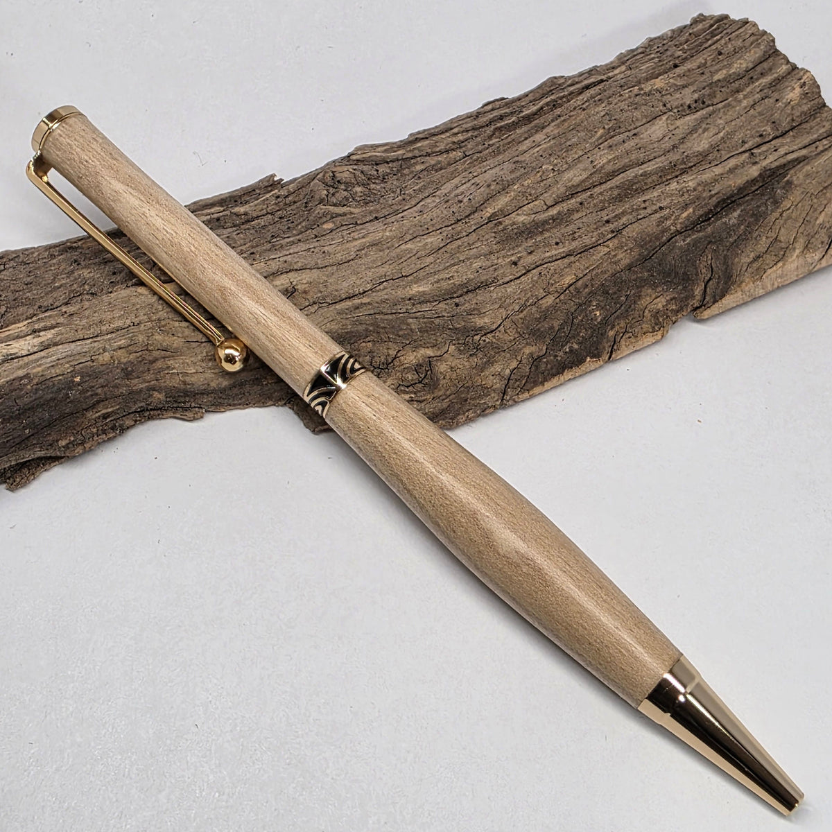 Stylo bille artisanal en bois de Bouleau