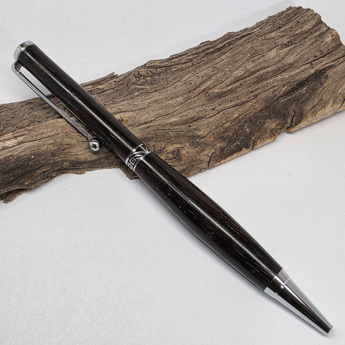 Stylo bille artisanal en bois de Wengé