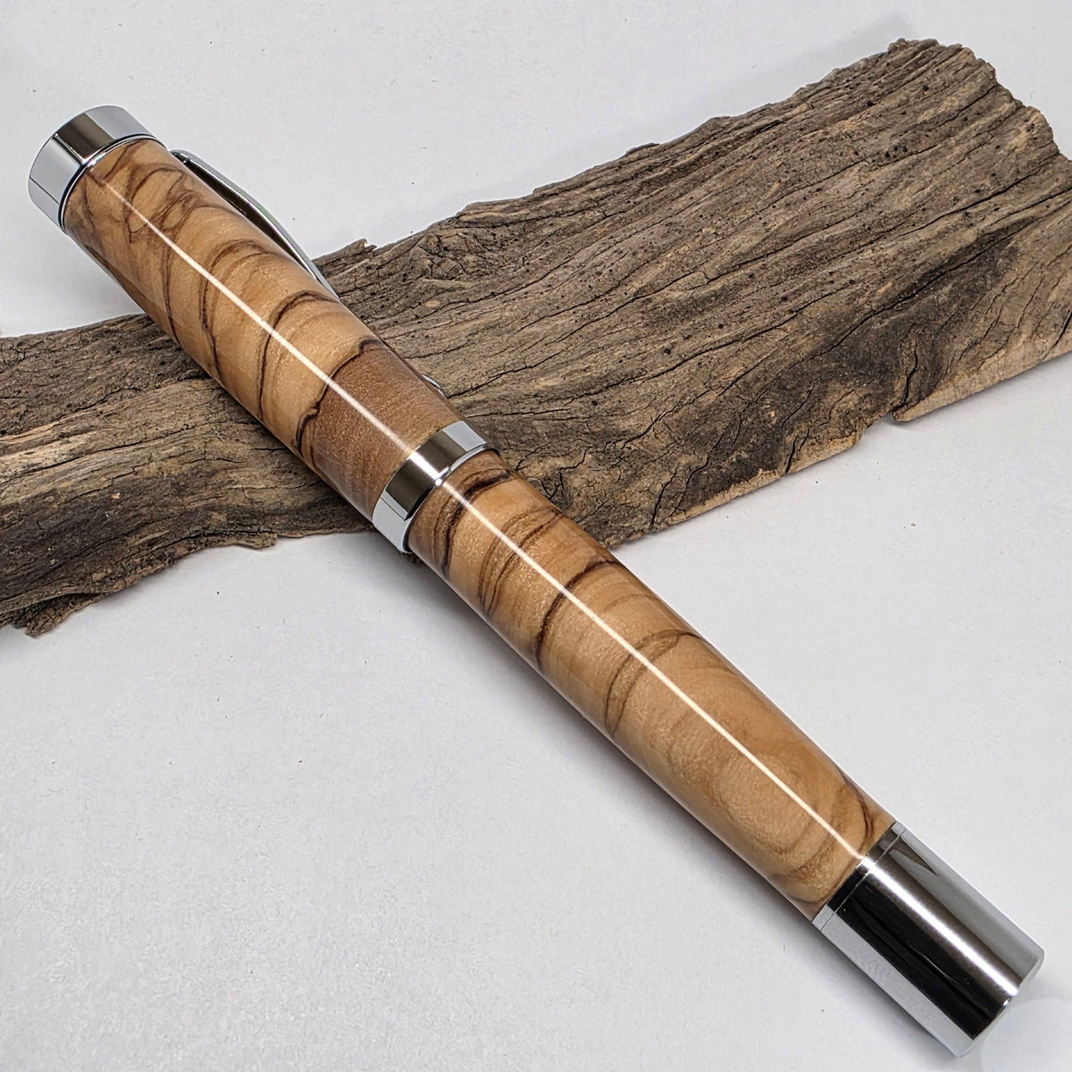 Stylo plume en Olivier de Provence – Grand Gel 1956 - N°2