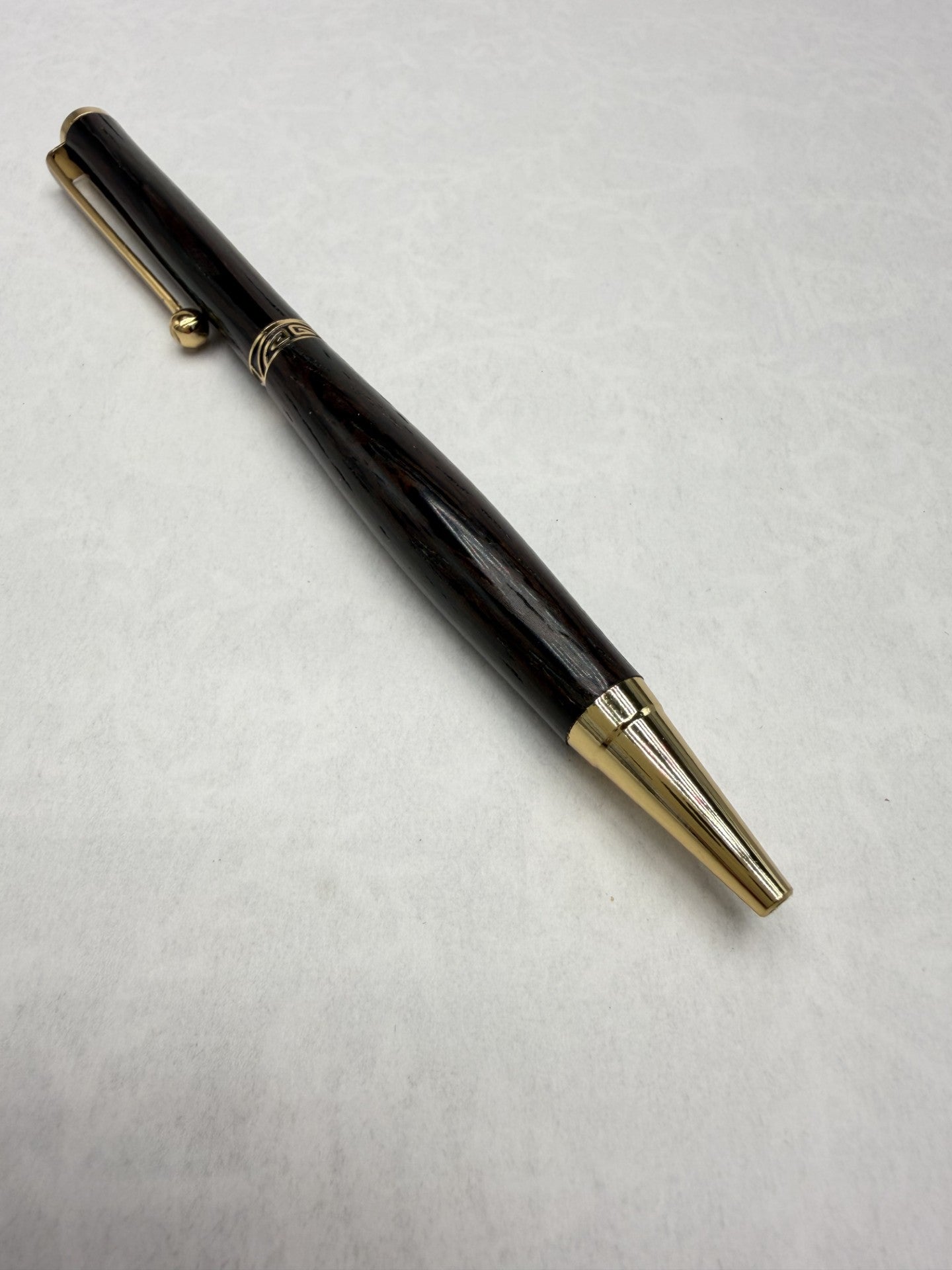 Stylo en bois Wengué artisanal – Plaqué or 24k | Quart tournant & Recharge Cross