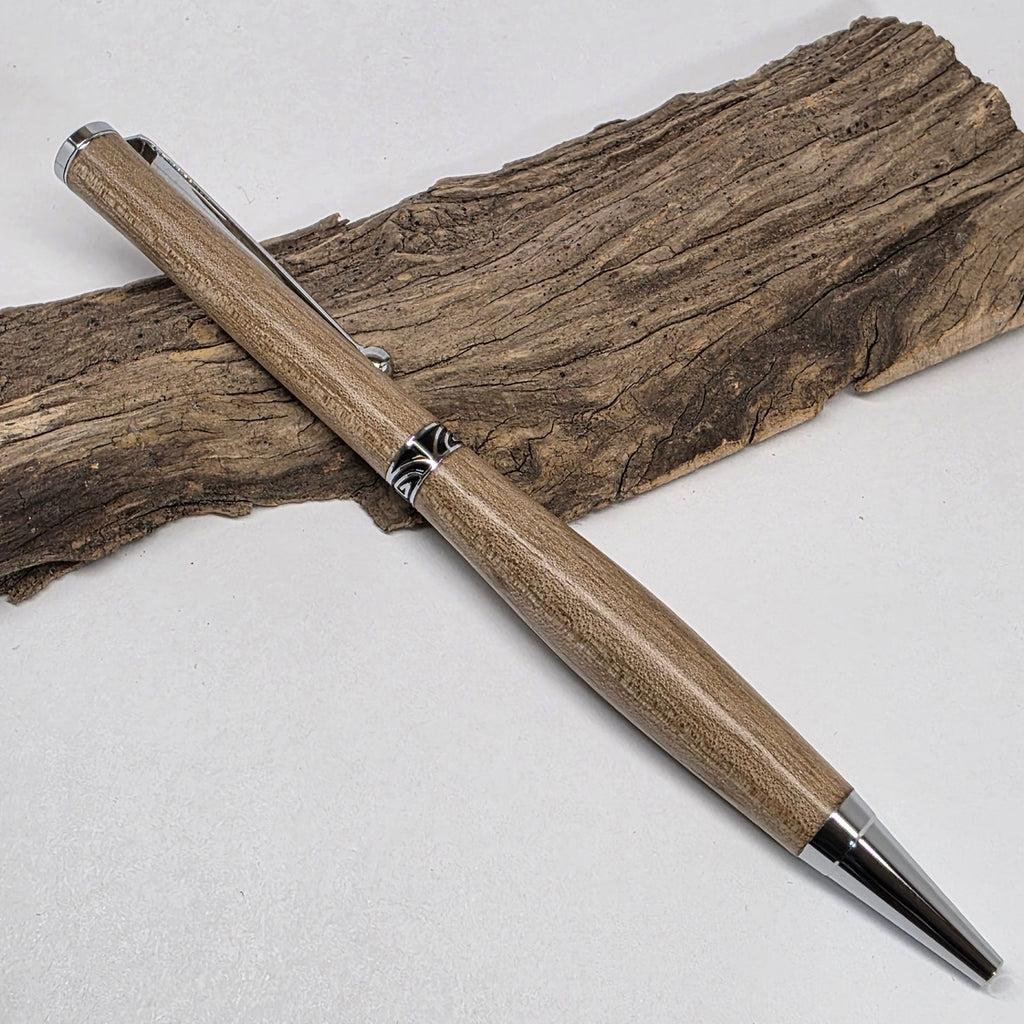 Stylo bille artisanal en bois de Noyer
