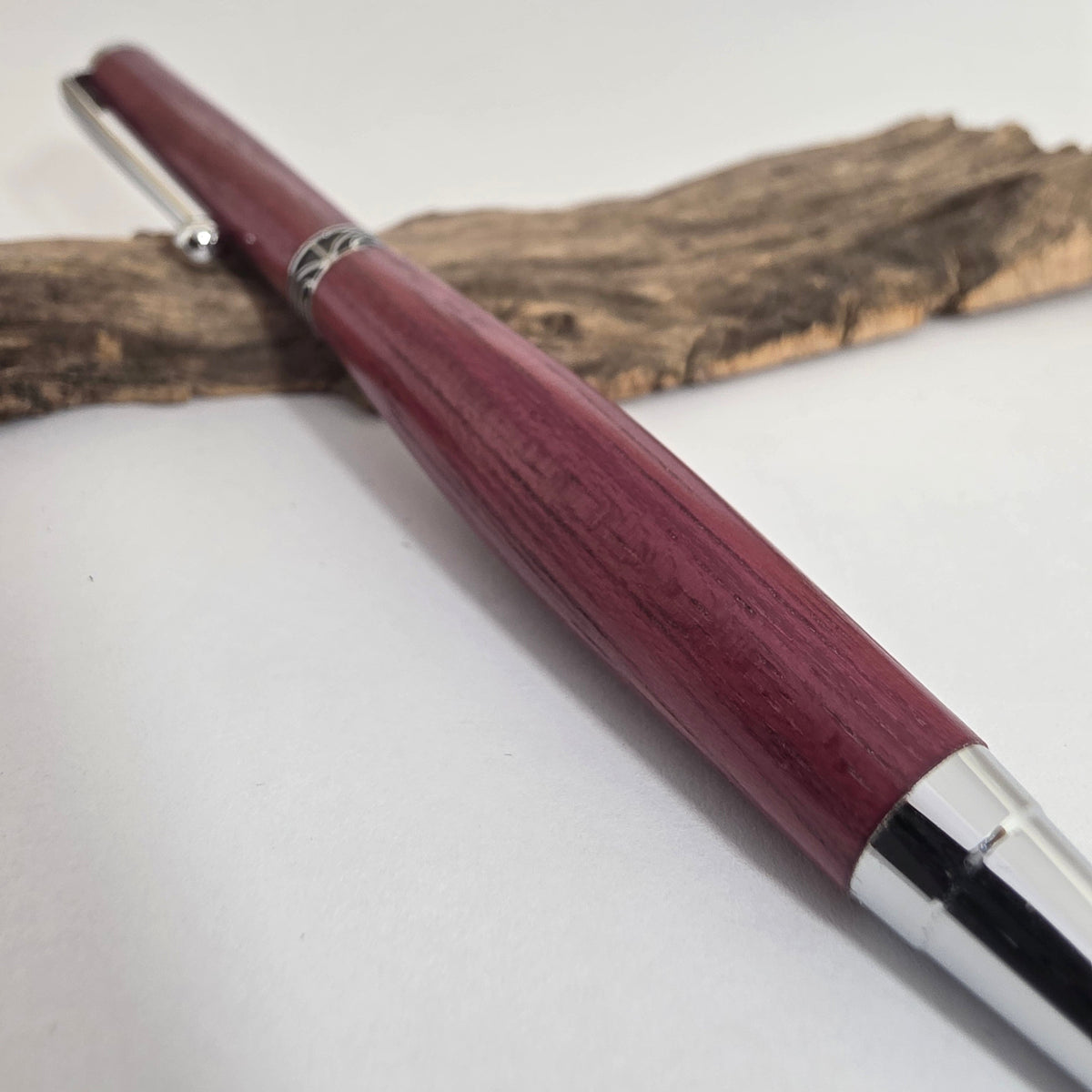 Stylo bille artisanal en bois d’Amarante