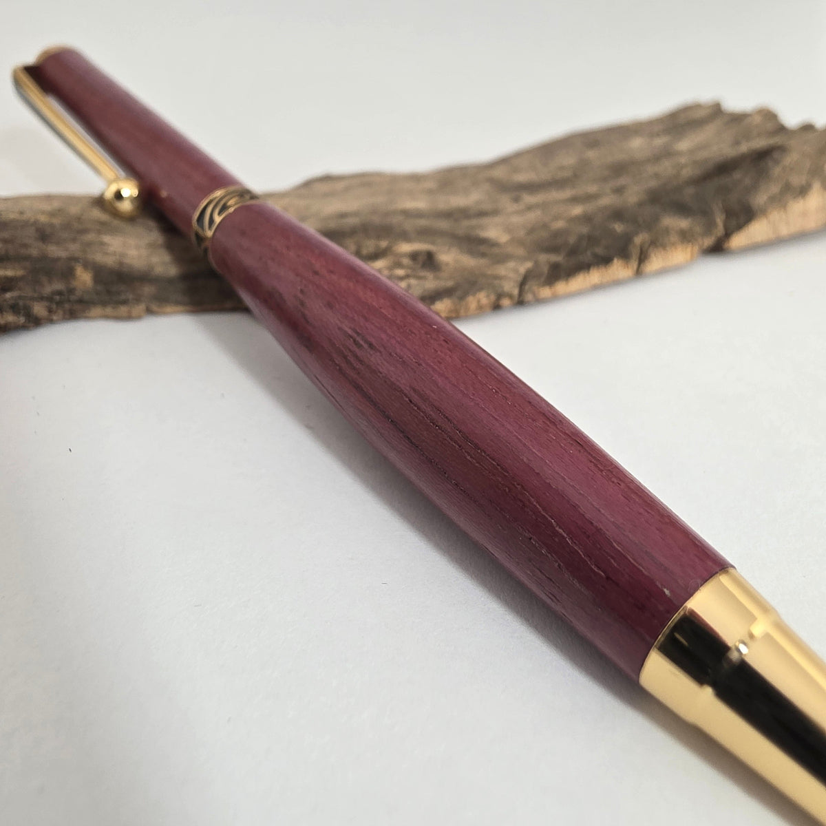 Stylo bille artisanal en bois d’Amarante