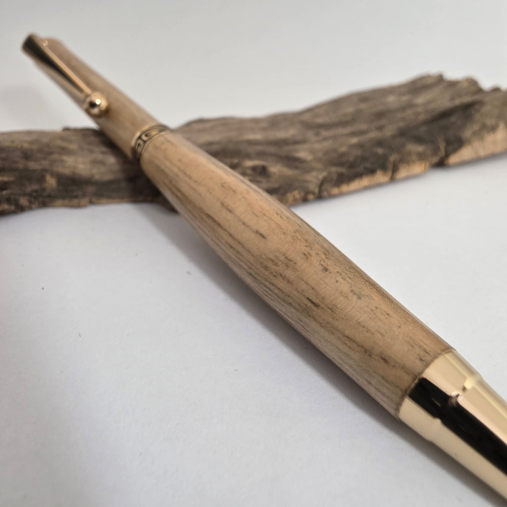 Stylo bille artisanal en bois de Noyer