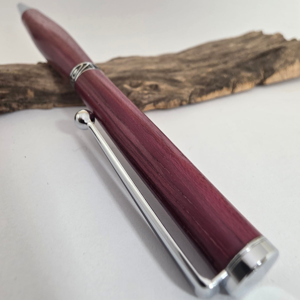 Stylo bille artisanal en bois d’Amarante