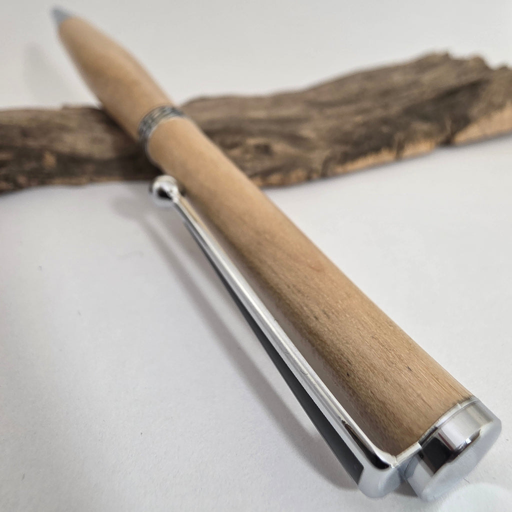 Stylo bille artisanal en bois de Bouleau