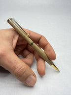 Stylo bille en bois Noyer fait main en main – écriture premium, rechargeable Cross