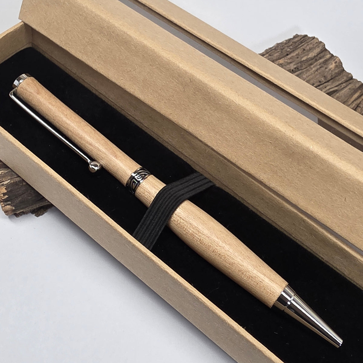 Stylo bille artisanal en bois de Bouleau