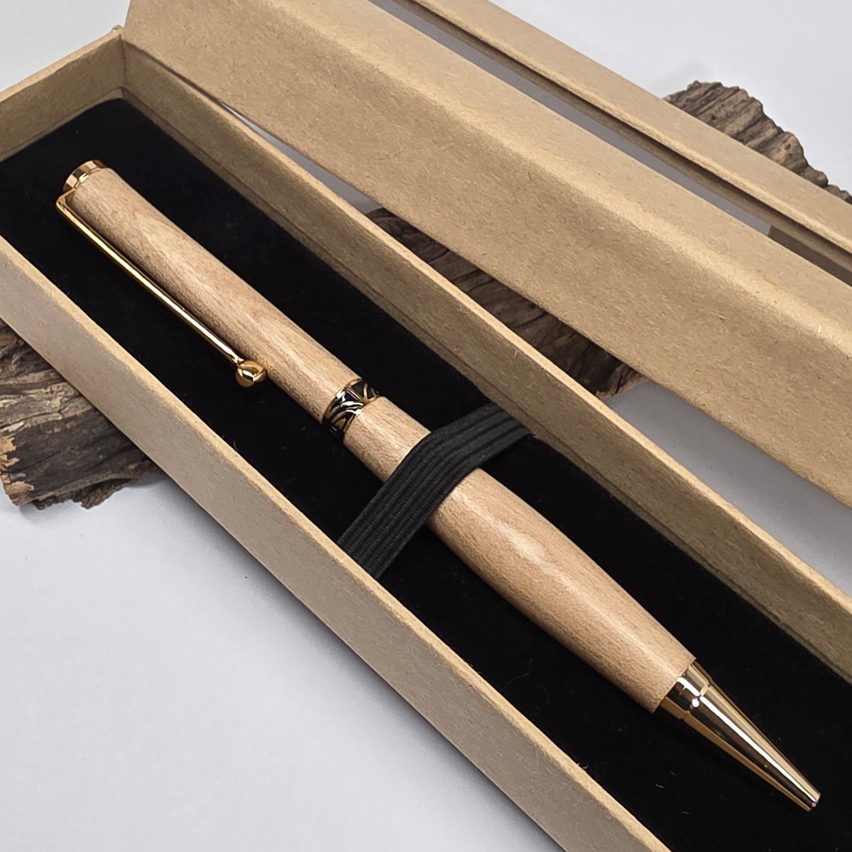 Stylo bille artisanal en bois de Bouleau