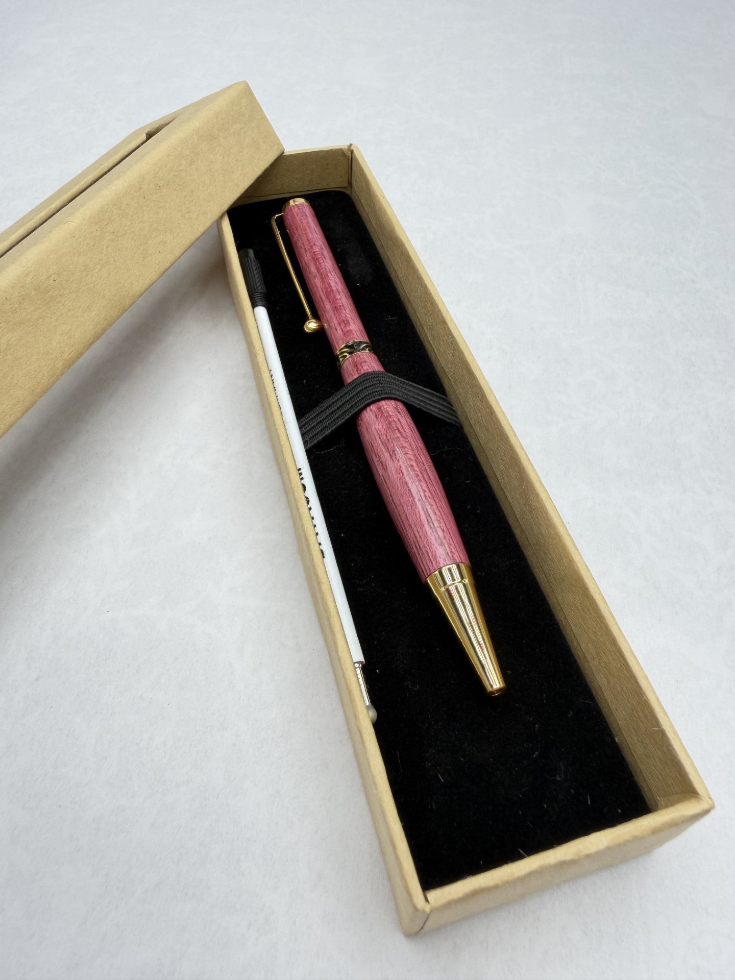 Stylo en bois Amarante artisanal – Plaqué or 24k | Quart tournant & Recharge Cross