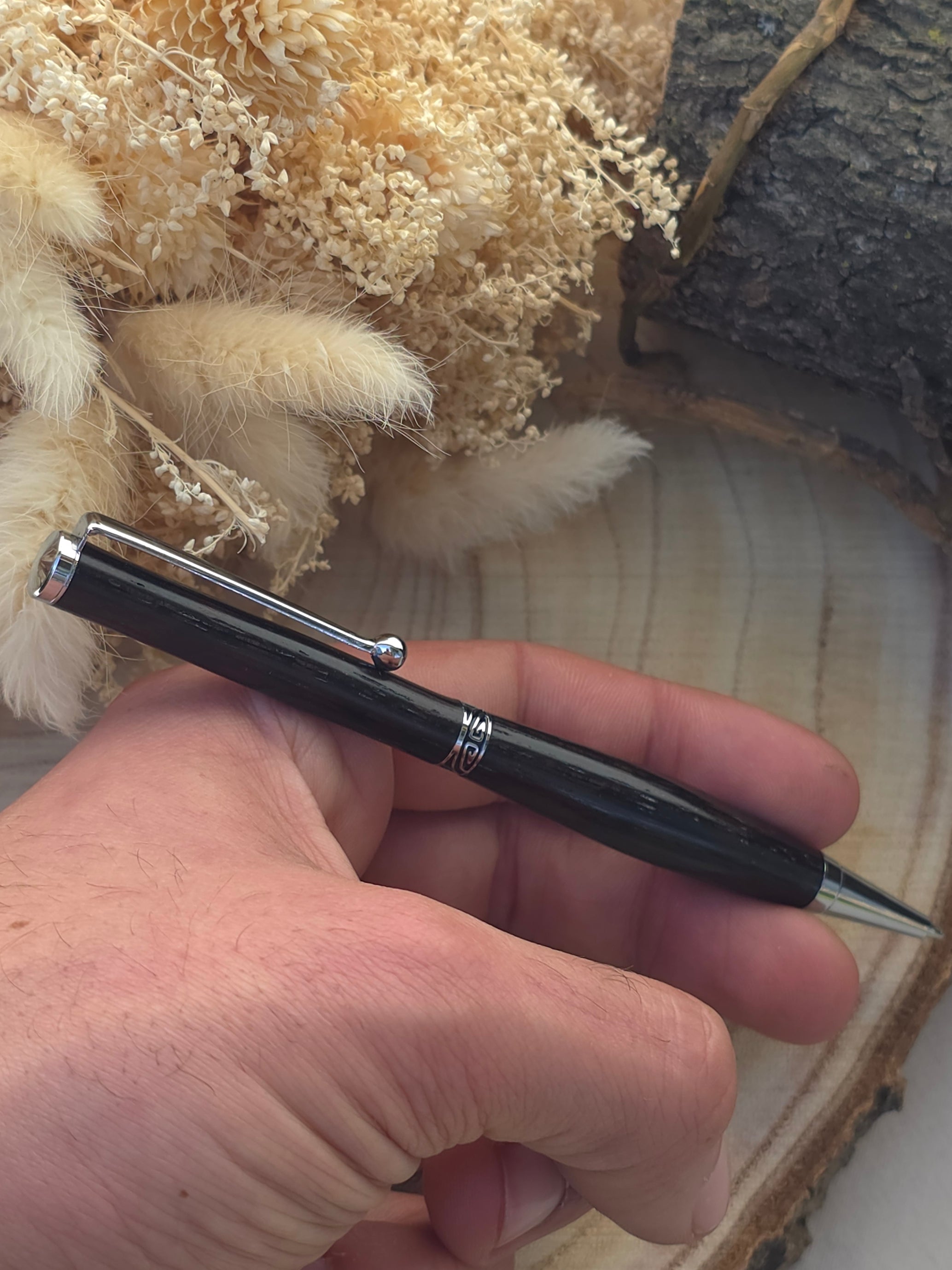 Stylo bille artisanal en bois de Wengé — quart-tournant — plaqué chrome