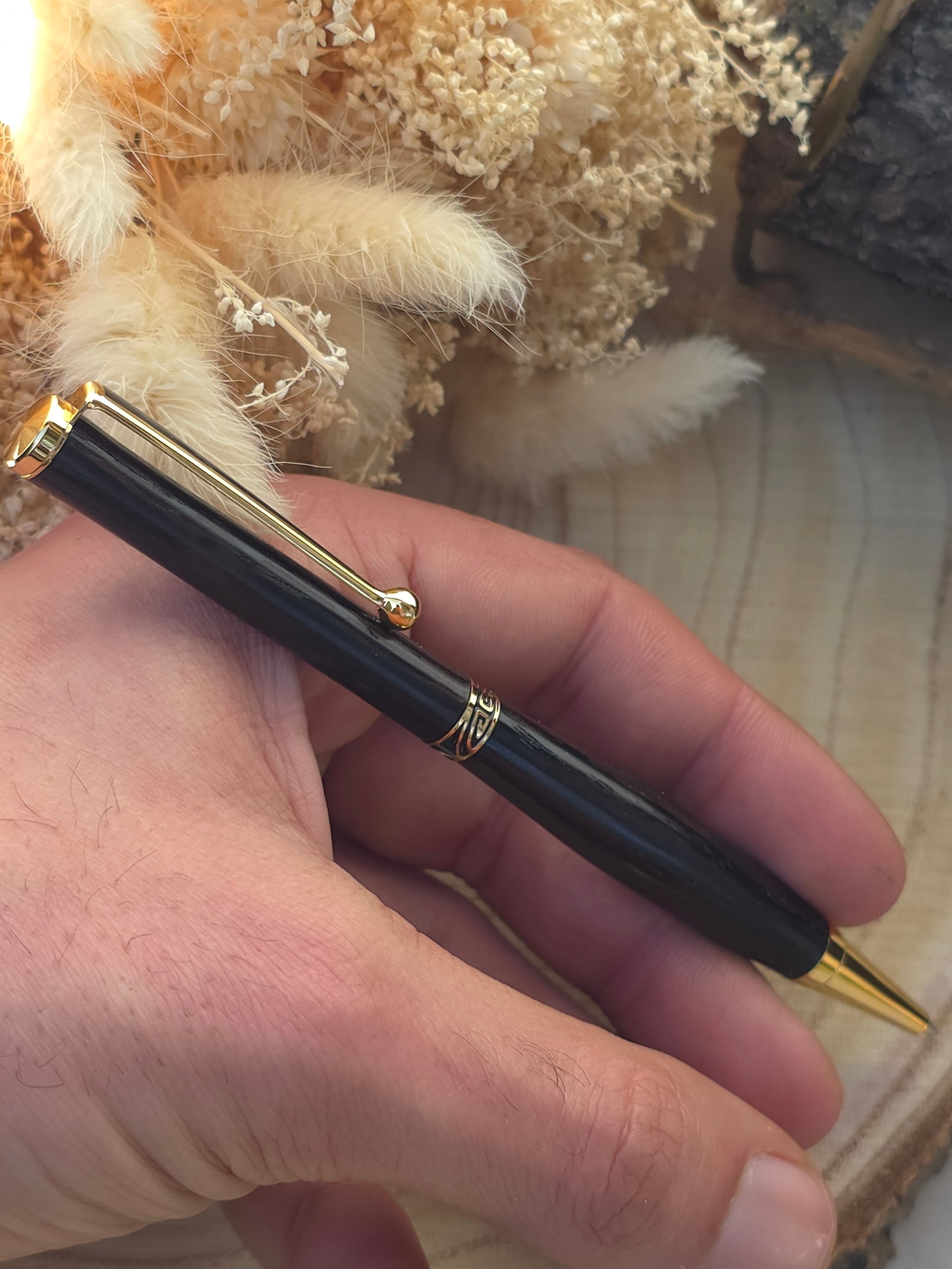 Stylo bille artisanal en bois de Wengé — quart-tournant — plaqué or 24k