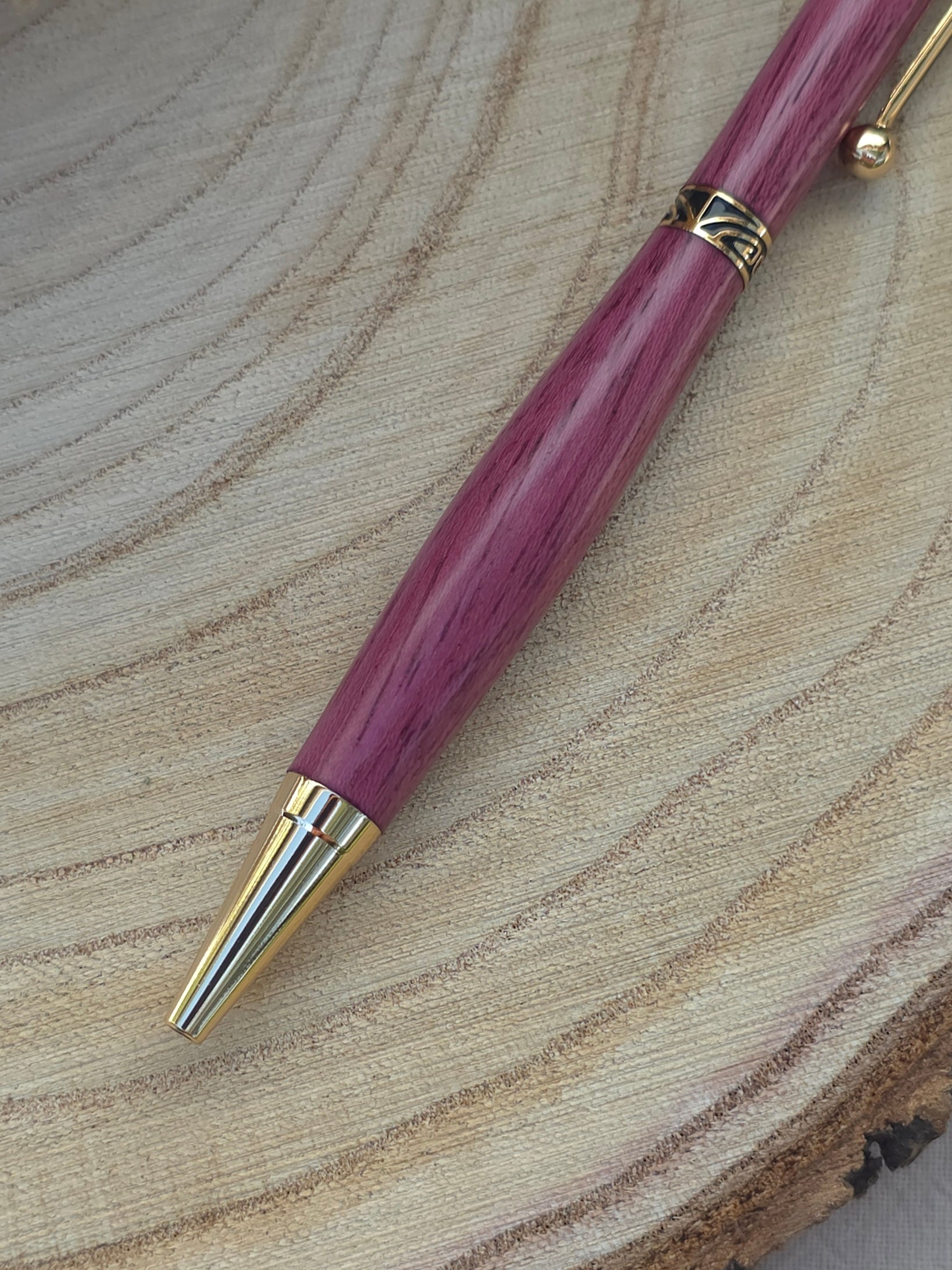 Stylo bille artisanal en bois d’Amarante — quart-tournant — plaqué or 24k