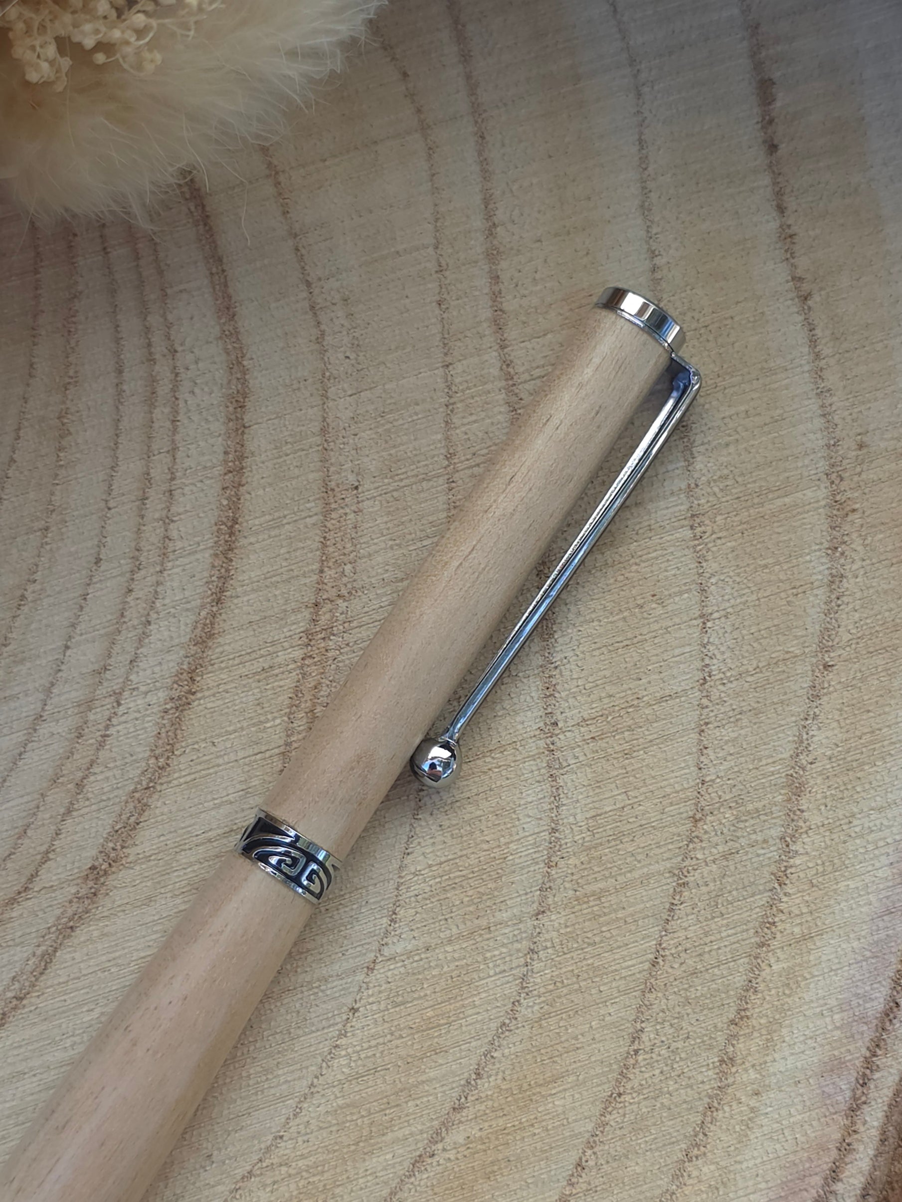 Stylo bille artisanal en bois de Bouleau — quart-tournant — plaqué chrome
