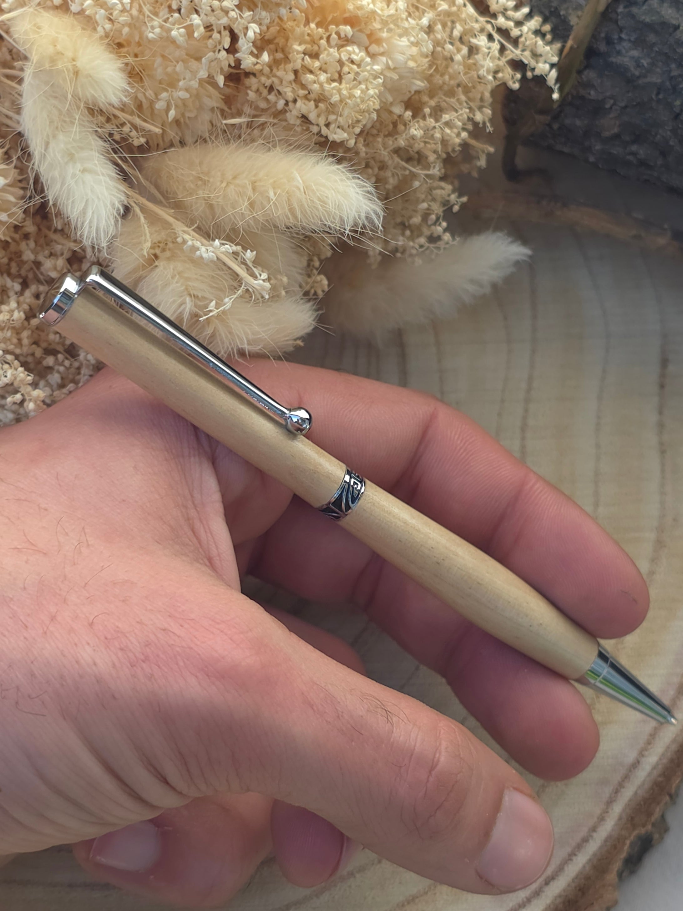 Stylo bille artisanal en bois de Bouleau — quart-tournant — plaqué chrome