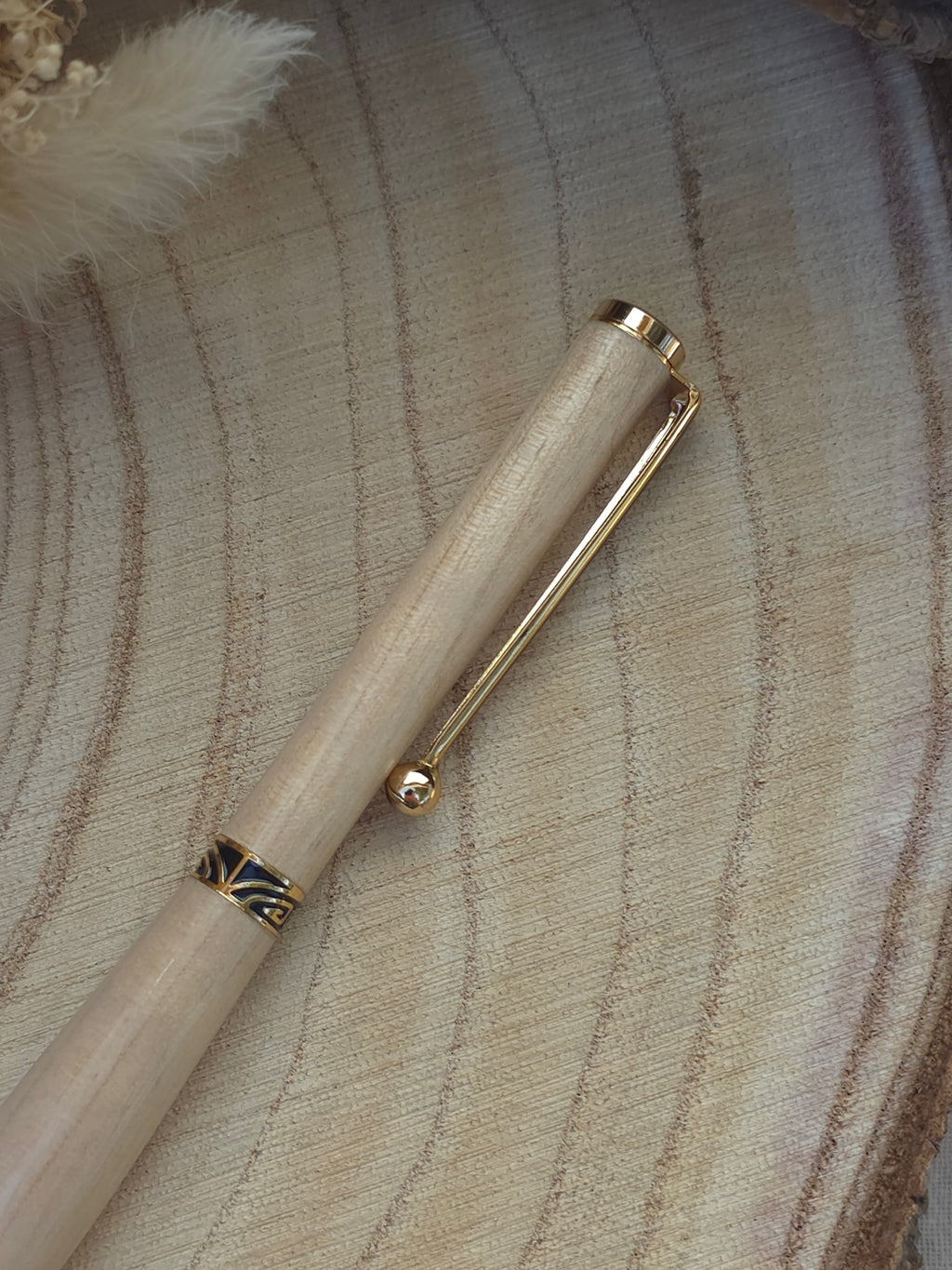 Stylo bille artisanal en bois de Bouleau — quart-tournant — plaqué or 24k