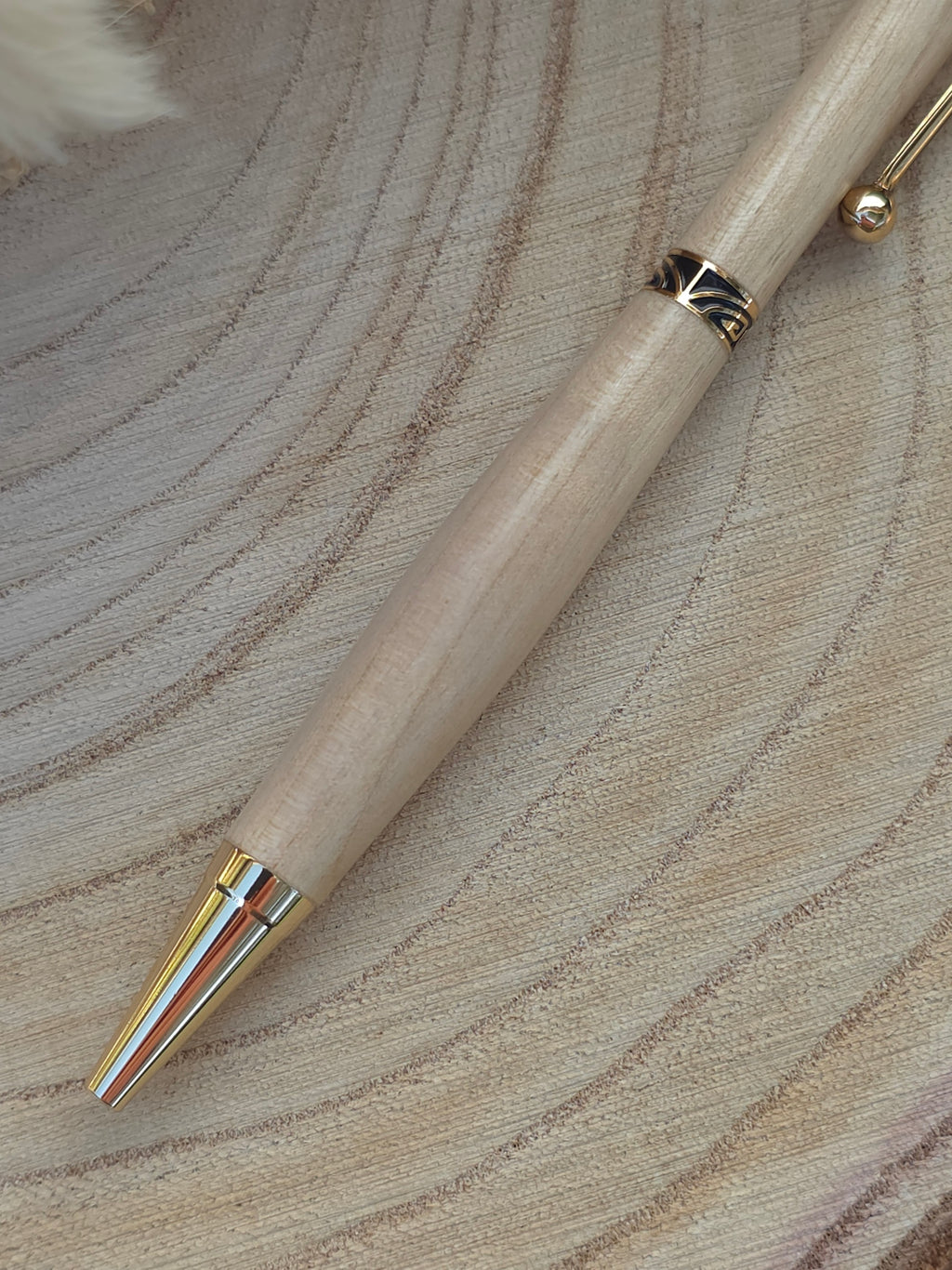 Stylo bille artisanal en bois de Bouleau — quart-tournant — plaqué or 24k