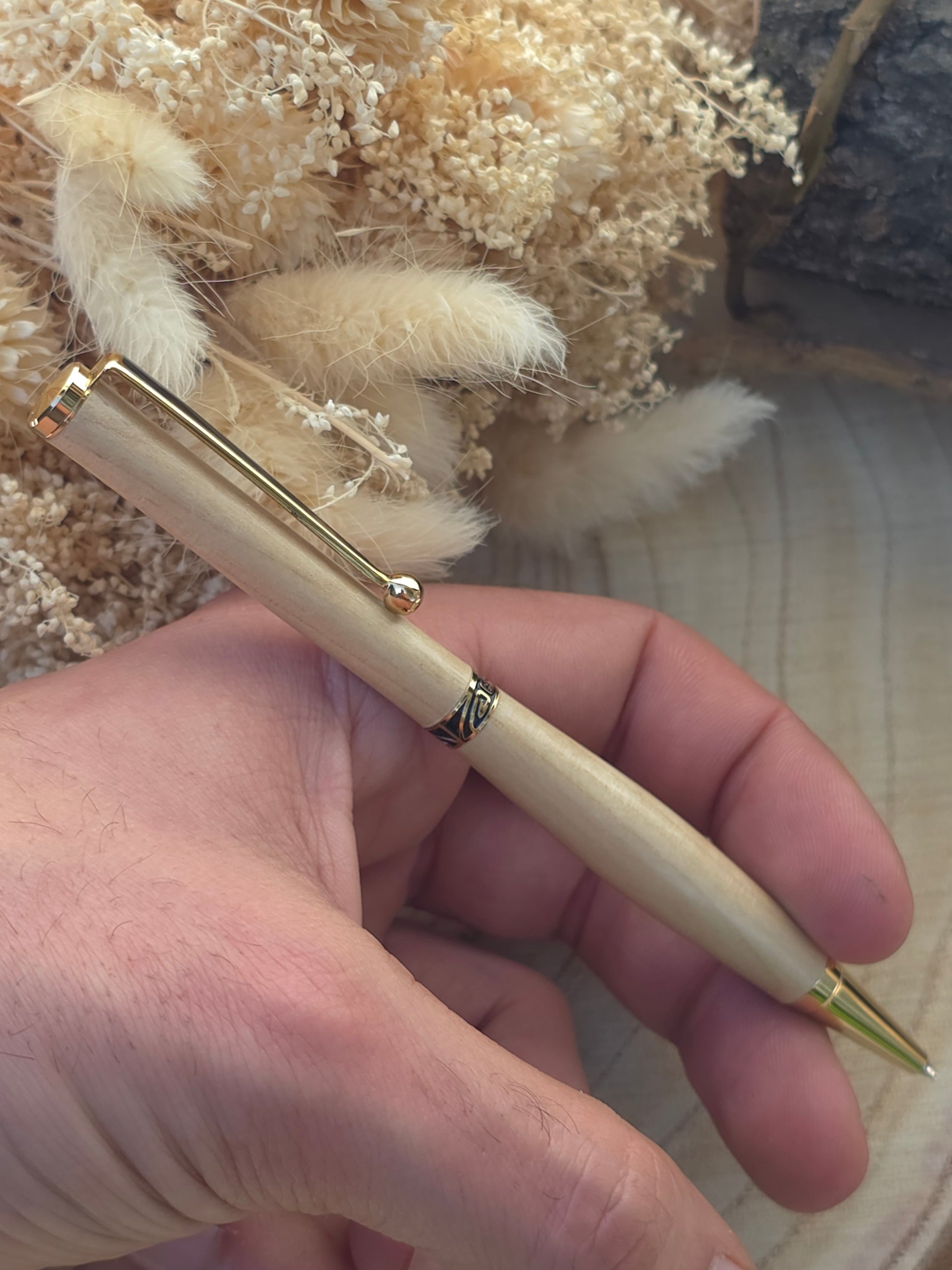 Stylo bille artisanal en bois de Bouleau — quart-tournant — plaqué or 24k
