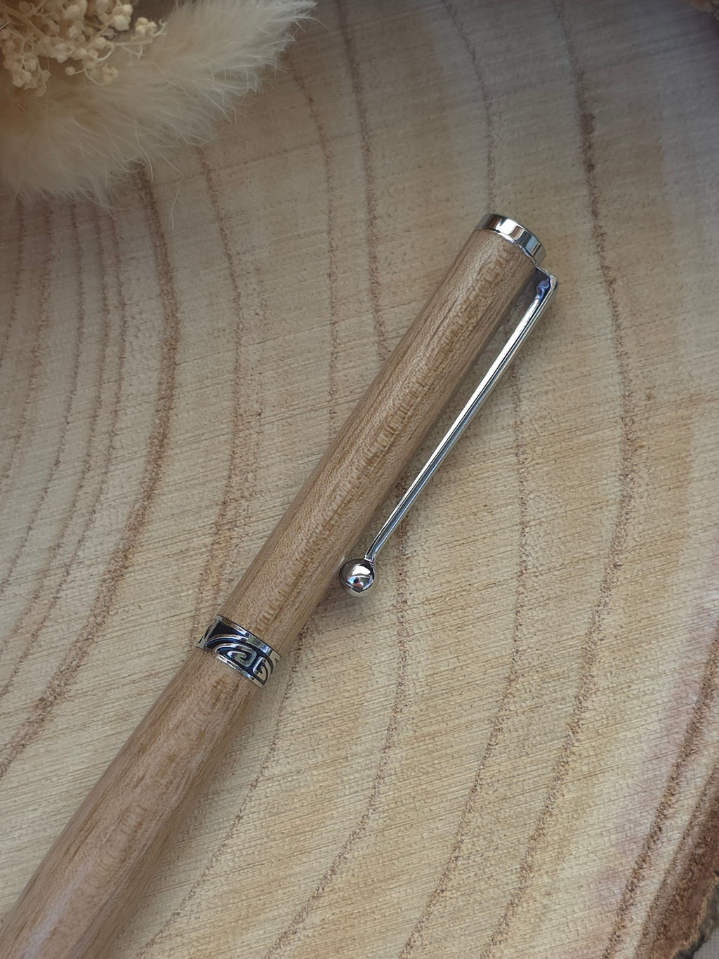 Stylo bille artisanal en bois de Noyer