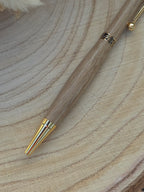 Stylo bille artisanal en bois de Noyer
