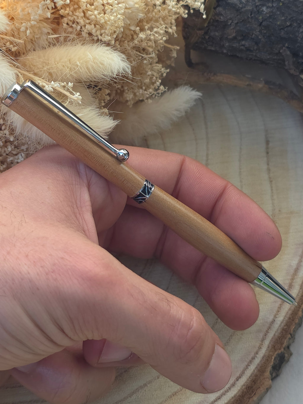 Stylo bille artisanal en bois d’Aulne