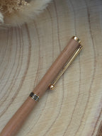 Stylo bille artisanal en bois d’Aulne
