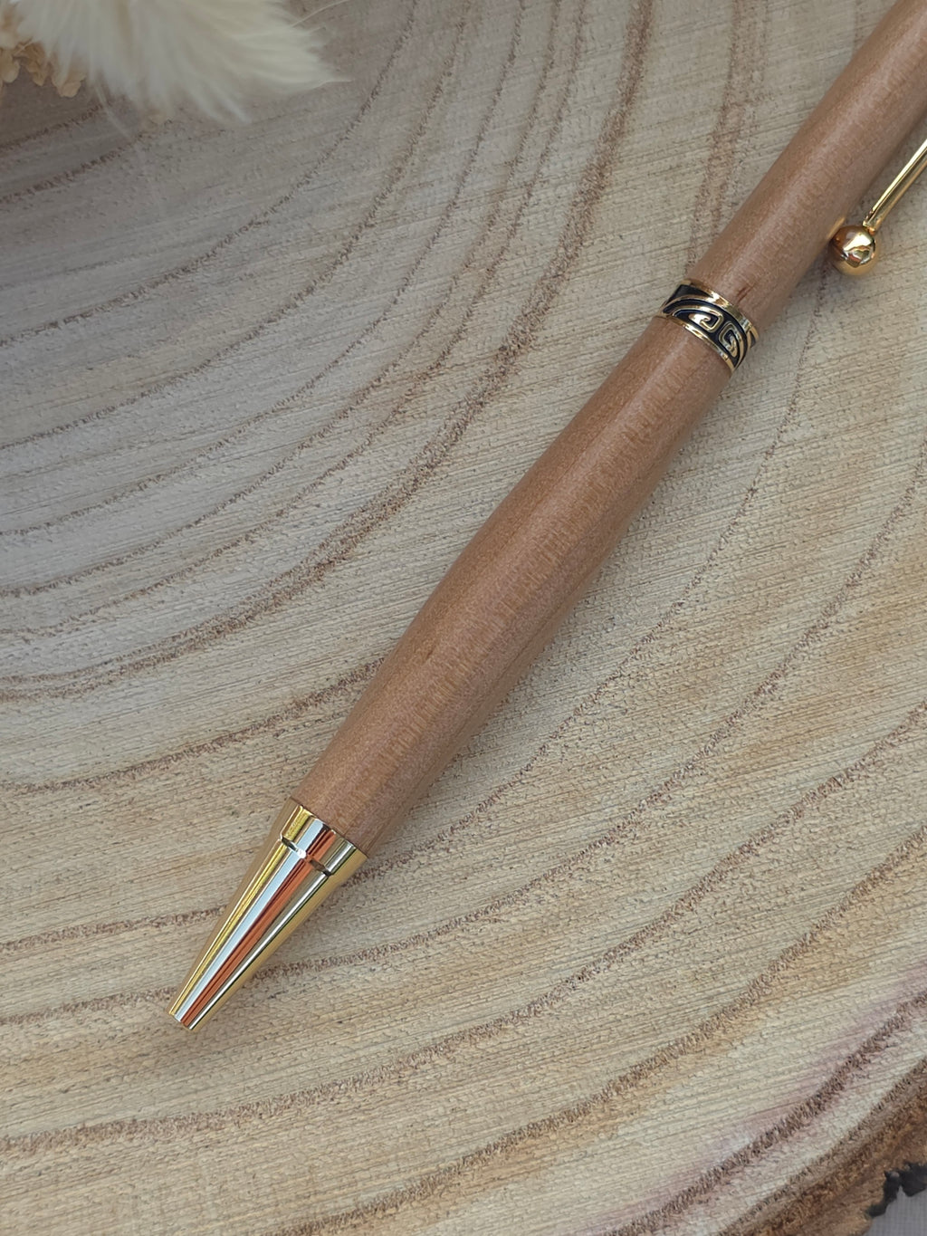 Stylo bille artisanal en bois d’Aulne
