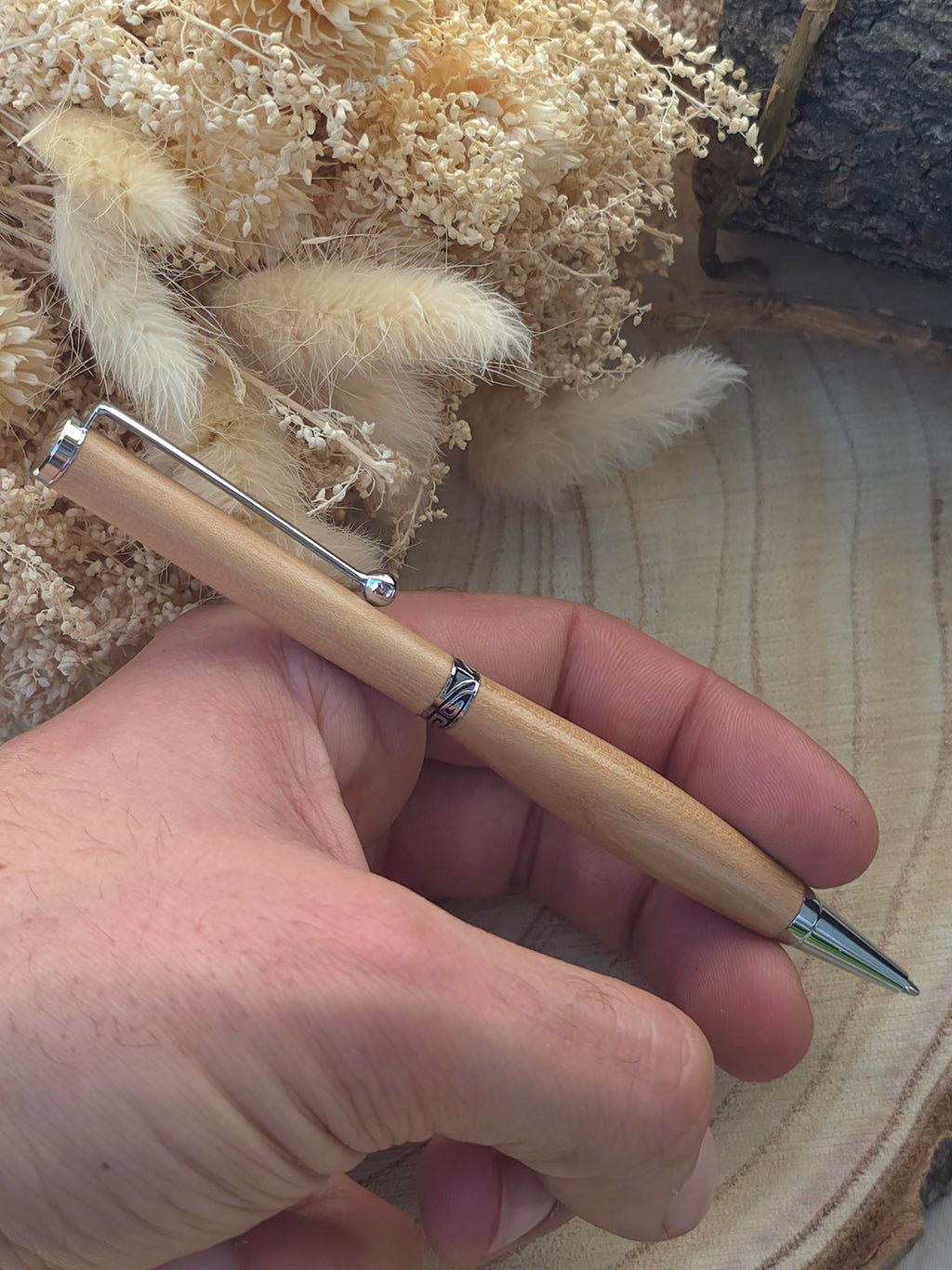 Stylo bille artisanal en bois d’Orme