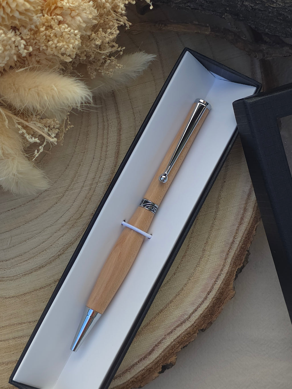 Stylo bille artisanal en bois d’Orme