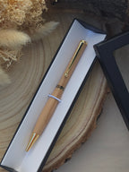 Stylo bille artisanal en bois d’Orme