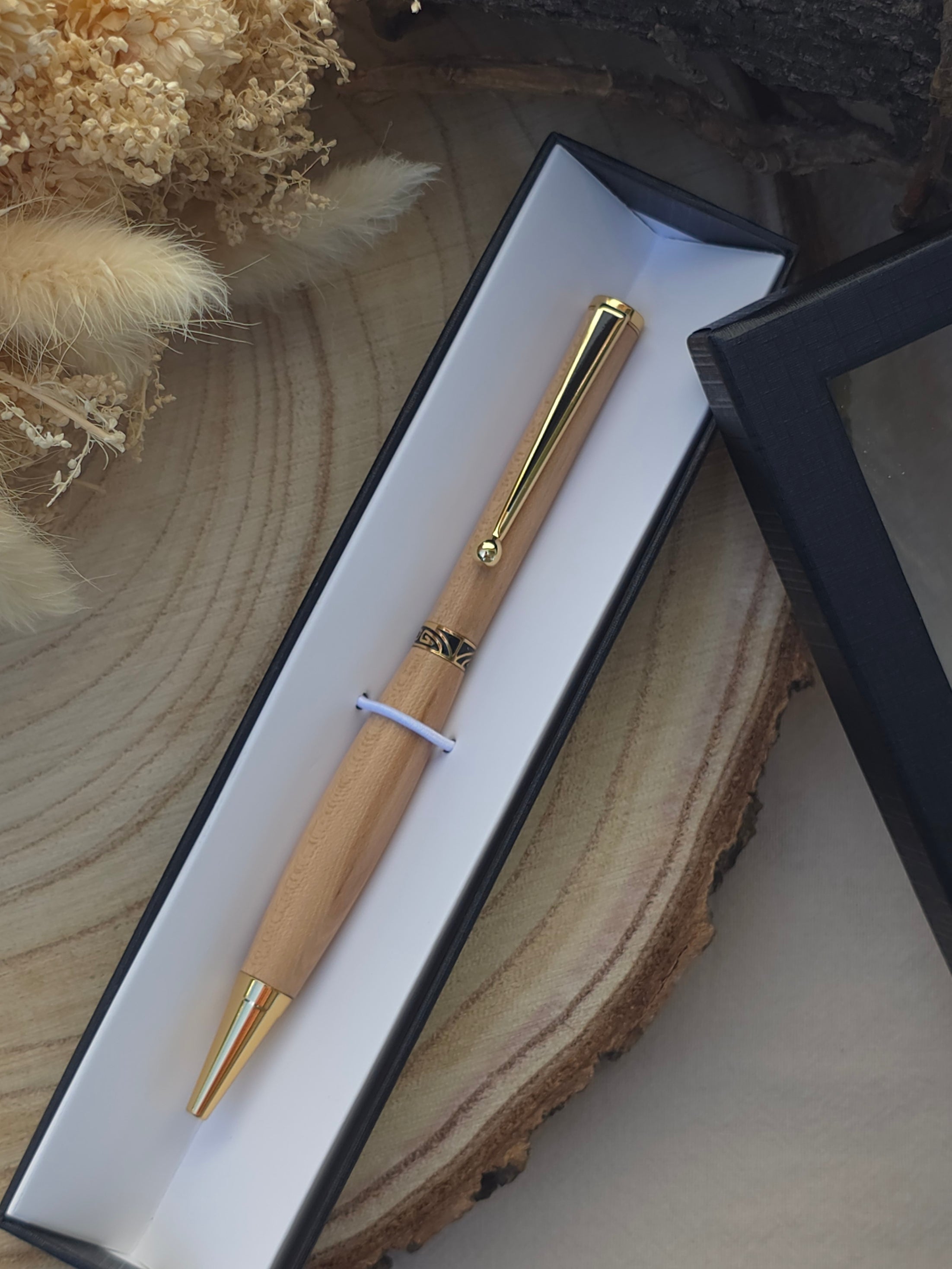 Stylo bille artisanal en bois d’Orme