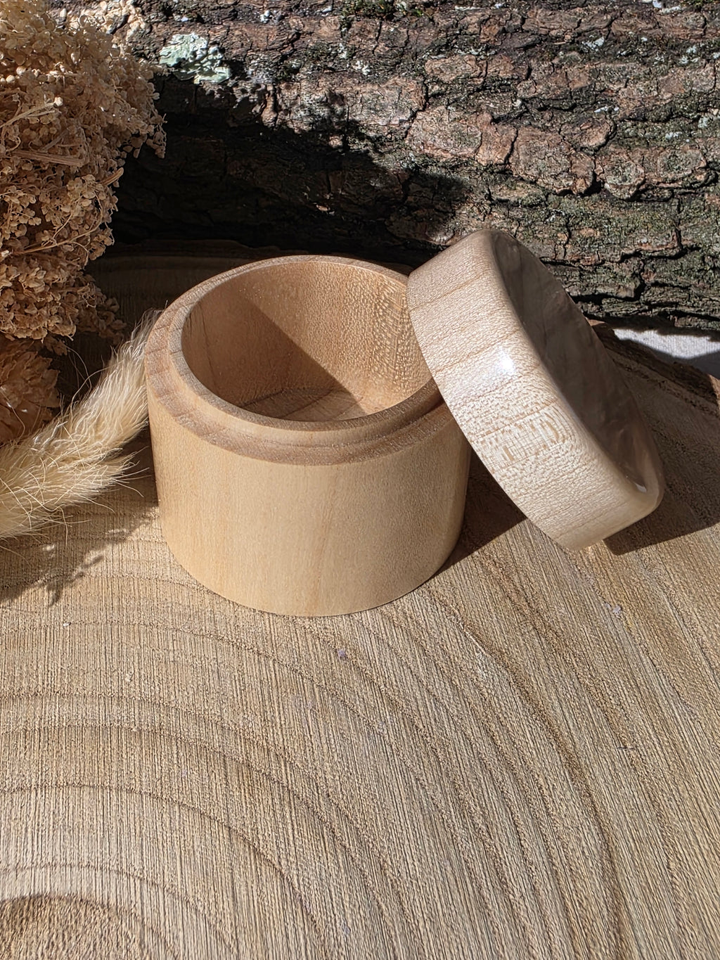 Petite boîte en bois tournée à la main