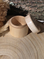 Petite boîte en bois tournée à la main