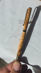 Stylo artisanal en bois d’olivier — bois gelé en 1956